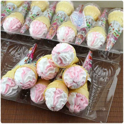 Jam-Filled Ice Cream-Shaped Marshmallows product example